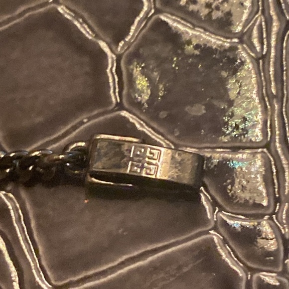 Givenchy Set in great condition earrings and necklace with pendant - Picture 6 of 11